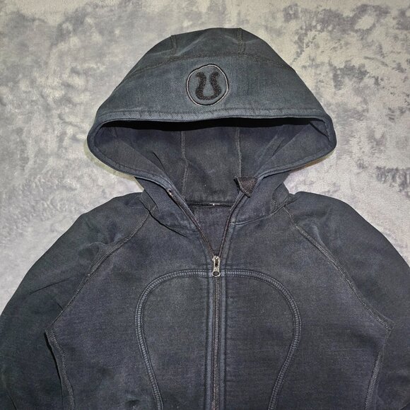 Women's Lululemon MISSING TAG Black Athletica Cropped Zip-Up Hoodie Fits XS or S - Picture 3 of 10
